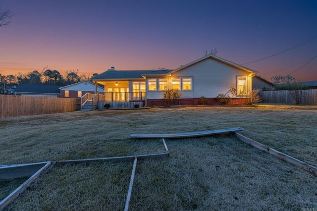 30 Summerland Ct, Little Rock, AR 72227