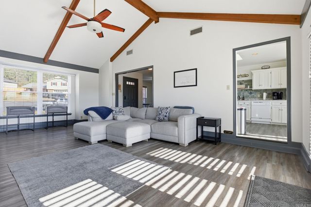 30 Summerland Ct, Little Rock, AR 72227