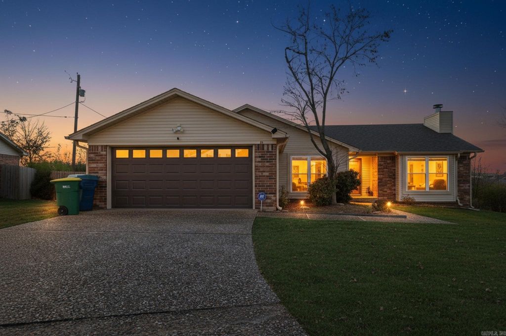 30 Summerland Ct, Little Rock, AR 72227