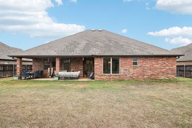 11632 NW 109th Street, Yukon, OK 73099