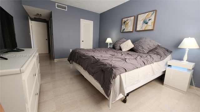 1980 S Ocean Dr 10A, Hallandale Beach, FL 33009