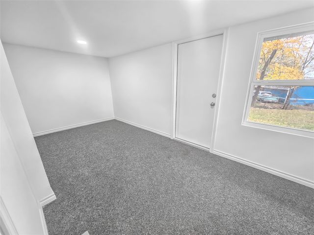 106 Silveroaks Street, Gun Barrel City, TX 75156