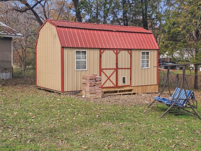 106 Silveroaks Street, Gun Barrel City, TX 75156