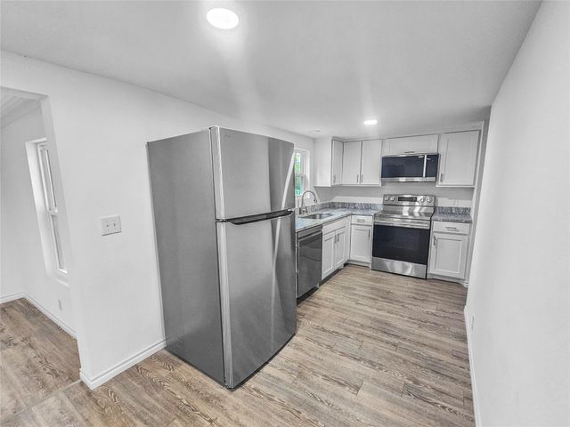 106 Silveroaks Street, Gun Barrel City, TX 75156