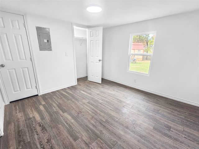 106 Silveroaks Street, Gun Barrel City, TX 75156