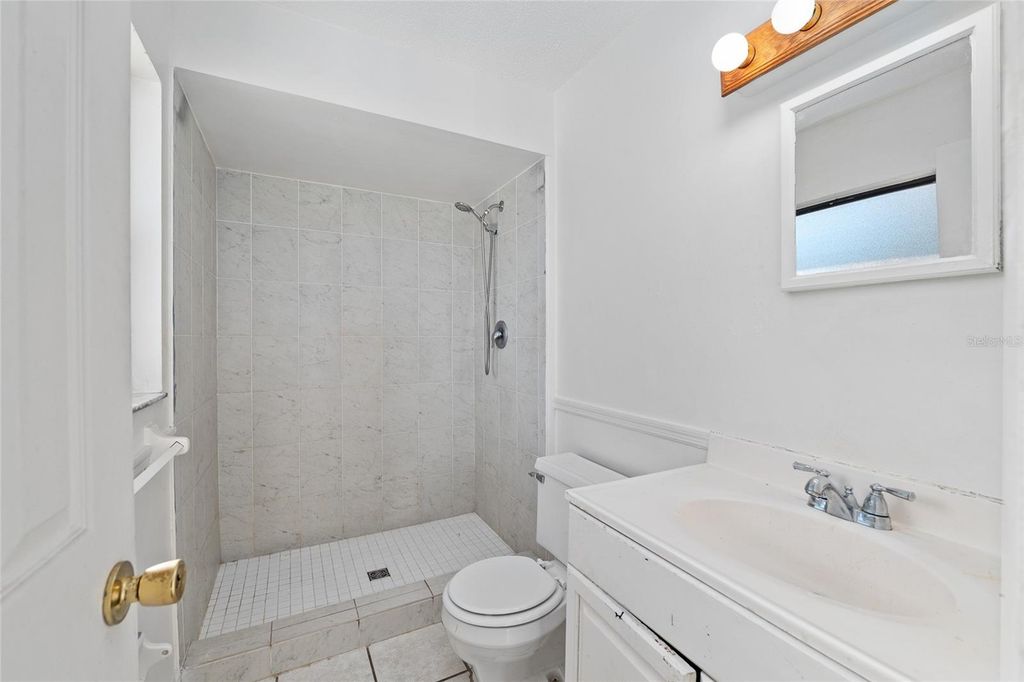 Image 13 of property listing at 10577 SE 101ST AVENUE ROAD, Belleview, FL 34420