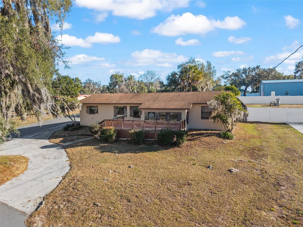 Image 3 of property listing at 10577 SE 101ST AVENUE ROAD, Belleview, FL 34420