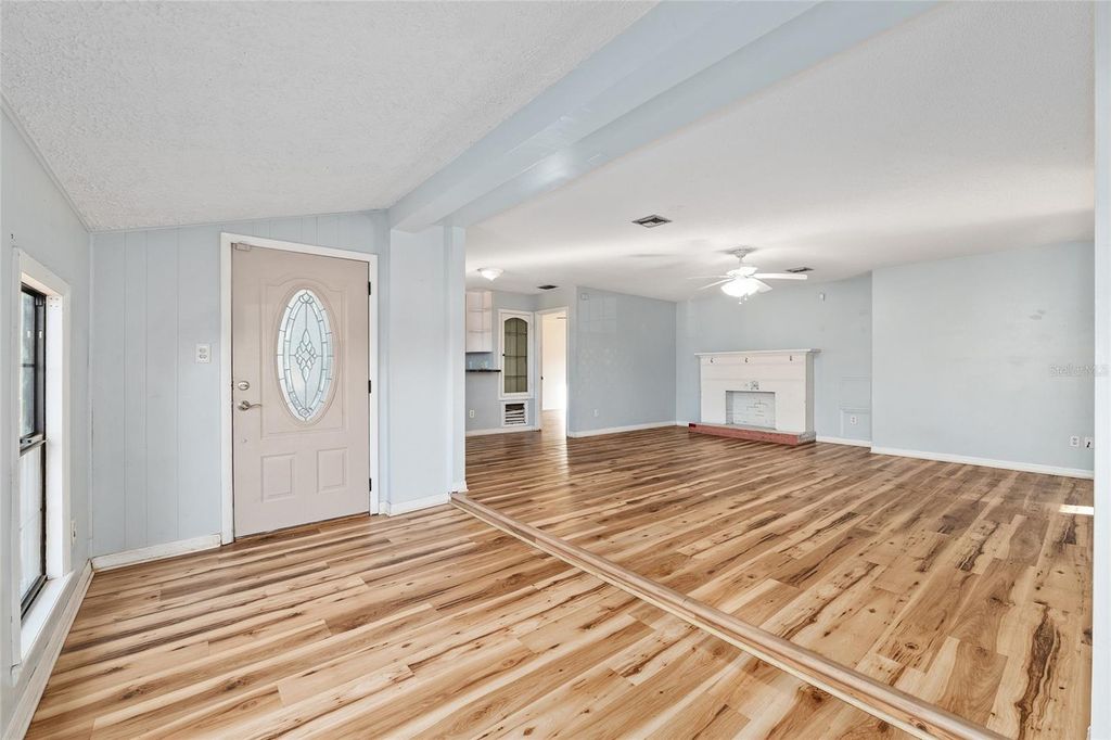 Image 4 of property listing at 10577 SE 101ST AVENUE ROAD, Belleview, FL 34420