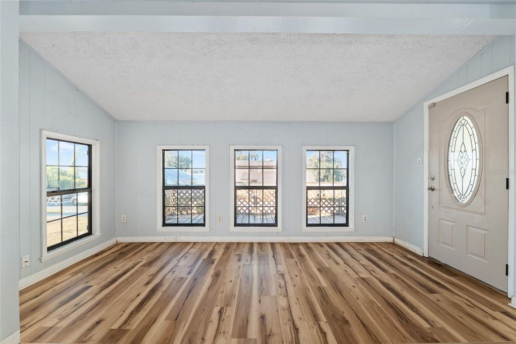 Image 8 of property listing at 10577 SE 101ST AVENUE ROAD, Belleview, FL 34420