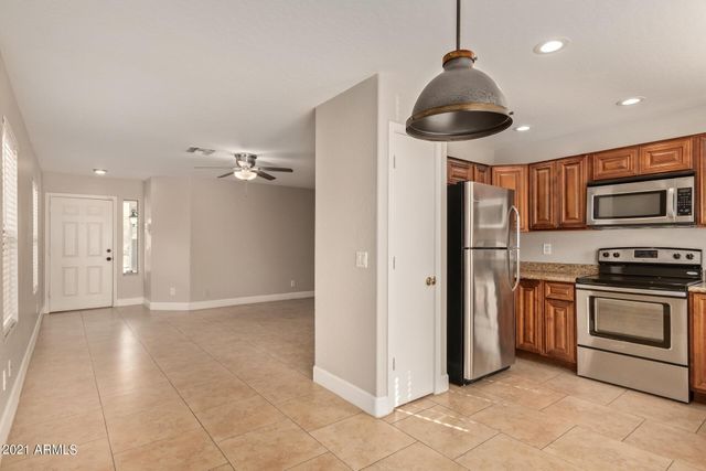 6521 W Pomo Street, Phoenix, AZ 85043