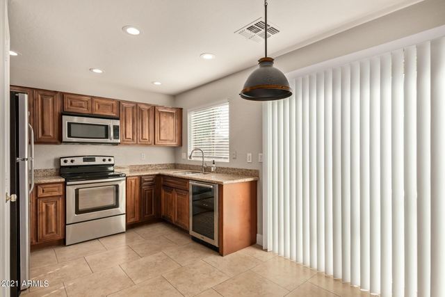 6521 W Pomo Street, Phoenix, AZ 85043