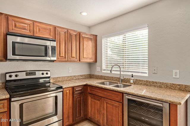 6521 W Pomo Street, Phoenix, AZ 85043