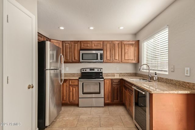 6521 W Pomo Street, Phoenix, AZ 85043