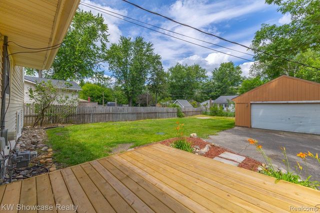 3412 W Clarice Avenue, Highland Charter Township, MI 48356