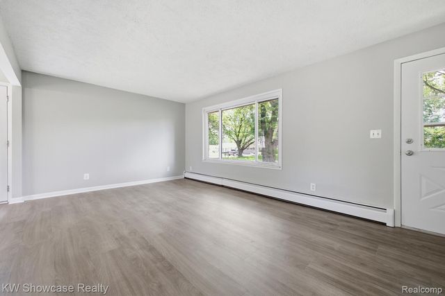 3412 W Clarice Avenue, Highland Charter Township, MI 48356