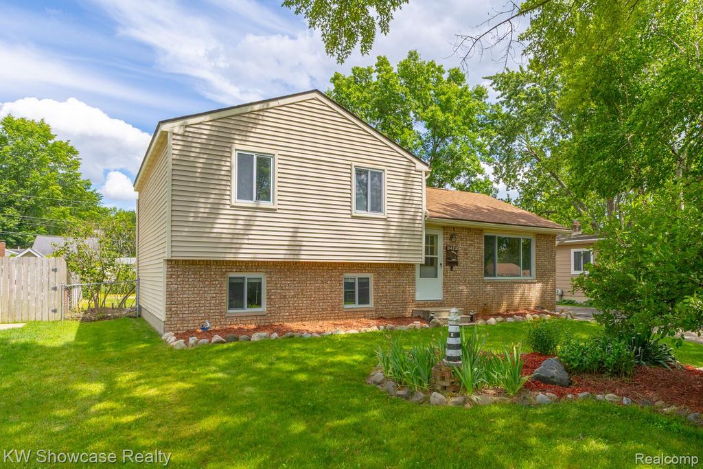 3412 W Clarice Avenue, Highland Charter Township, MI 48356