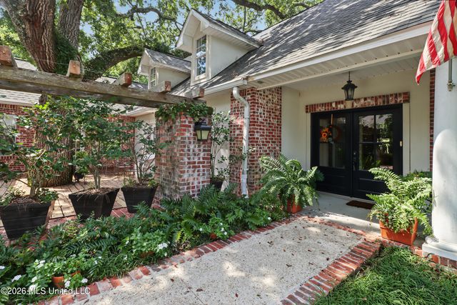 916 Bent Tree Circle, Pass Christian, MS 39571