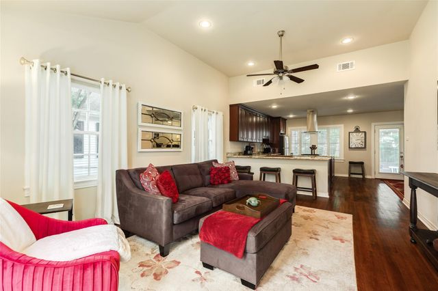 4824 Crockett Boulevard, Galveston, TX 77551