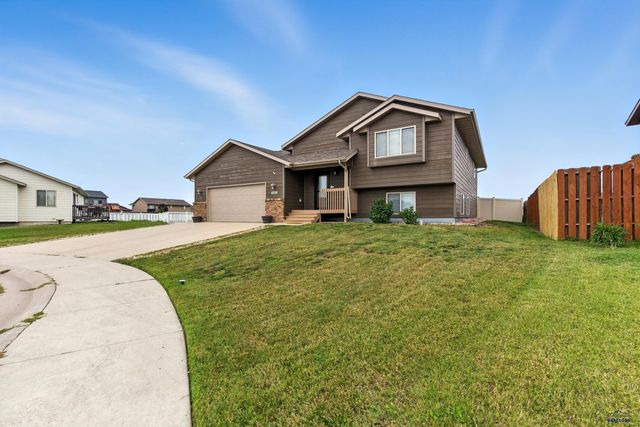 608 AIRWAY CT, Box Elder, SD 57719