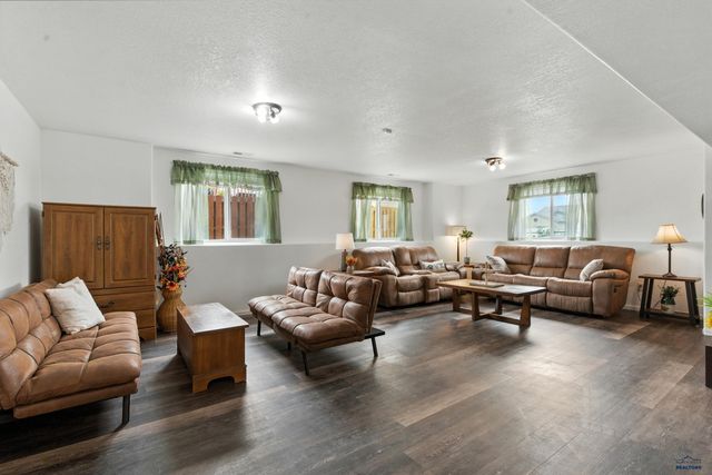 608 AIRWAY CT, Box Elder, SD 57719