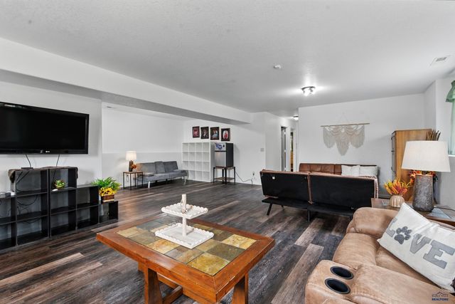 608 AIRWAY CT, Box Elder, SD 57719