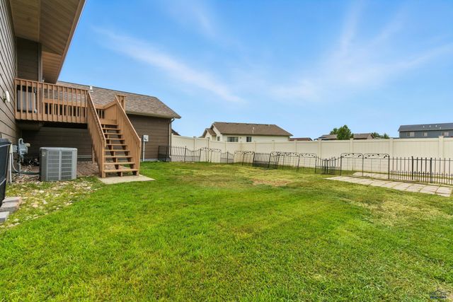 608 AIRWAY CT, Box Elder, SD 57719