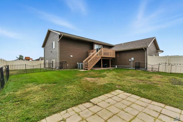 608 AIRWAY CT, Box Elder, SD 57719