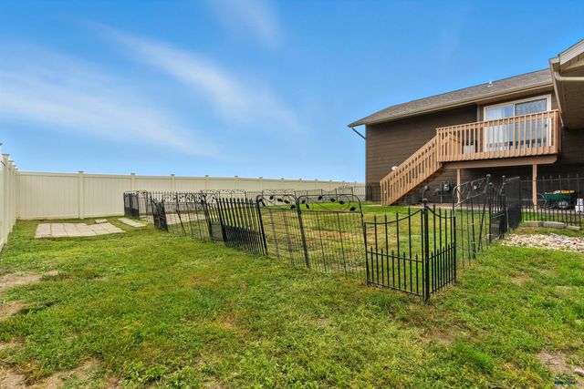 608 AIRWAY CT, Box Elder, SD 57719