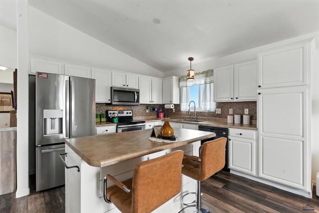 608 AIRWAY CT, Box Elder, SD 57719