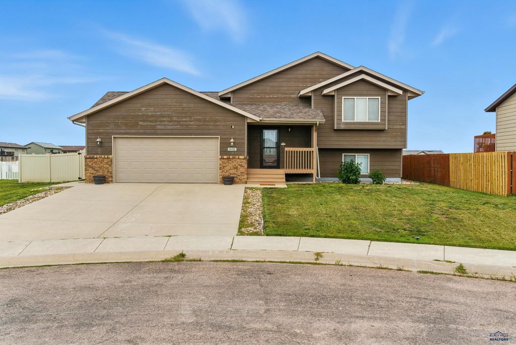 608 AIRWAY CT, Box Elder, SD 57719