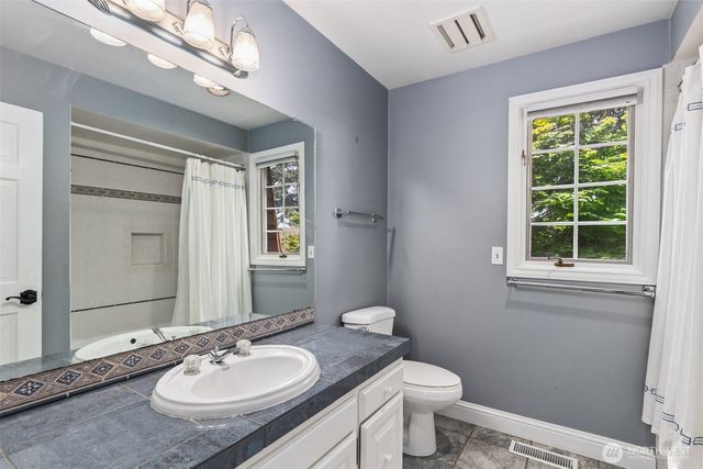 16530 76th Avenue W, Edmonds, WA 98026