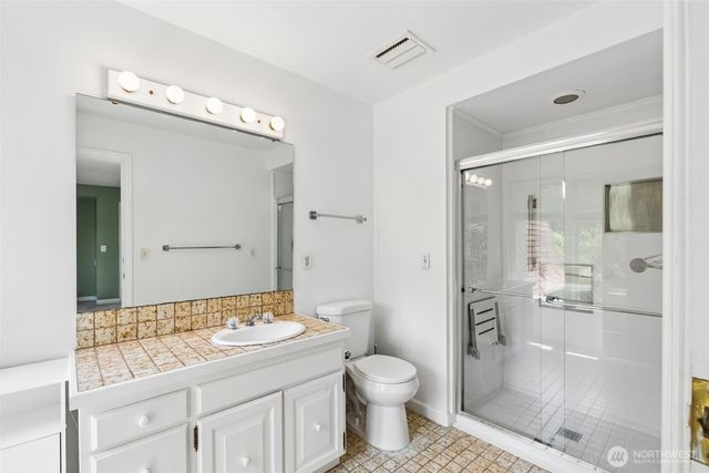 16530 76th Avenue W, Edmonds, WA 98026