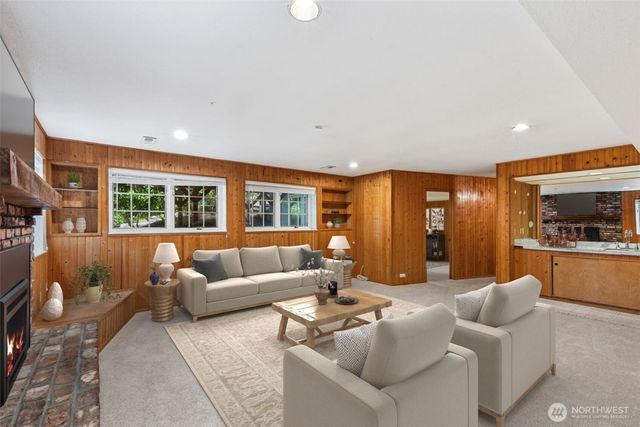 16530 76th Avenue W, Edmonds, WA 98026