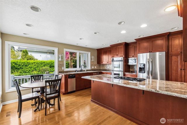16530 76th Avenue W, Edmonds, WA 98026