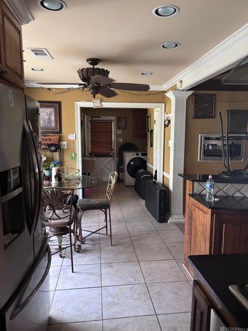 4616 Salem Dr, Baton Rouge, LA 70814