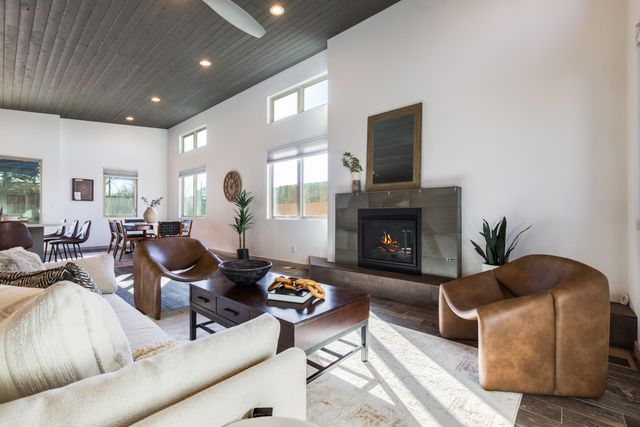 4842 Guadalupe Trail NW C, Albuquerque, NM 87107