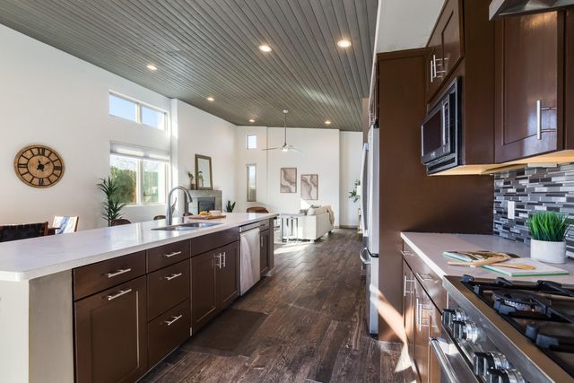 4842 Guadalupe Trail NW C, Albuquerque, NM 87107