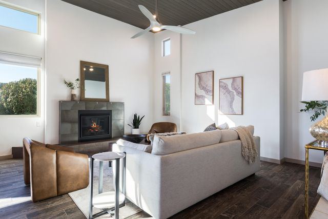 4842 Guadalupe Trail NW C, Albuquerque, NM 87107