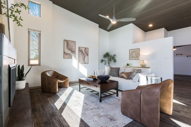 4842 Guadalupe Trail NW C, Albuquerque, NM 87107
