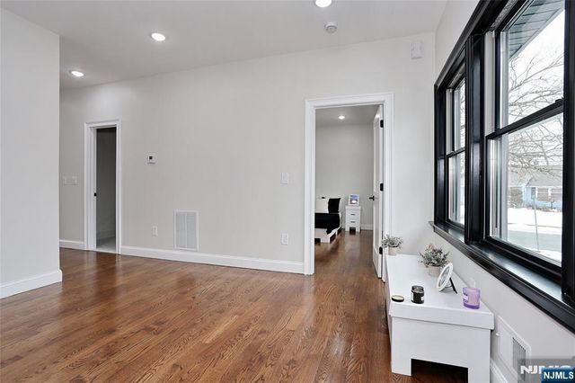 592 Fermery Drive, New Milford, NJ 07646