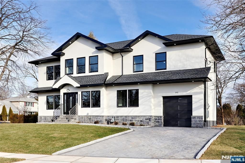 592 Fermery Drive, New Milford, NJ 07646