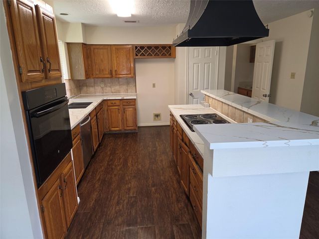 15114 Farndale Drive, Houston, TX 77062