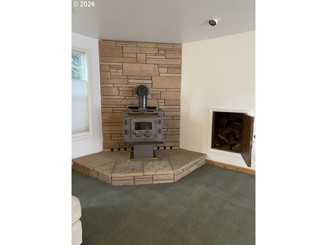2850 RIVIERA Ct, Springfield, OR 97477