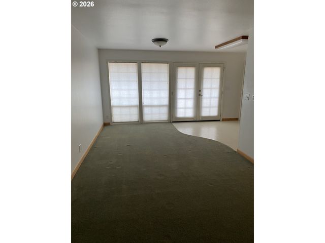 2850 RIVIERA Ct, Springfield, OR 97477