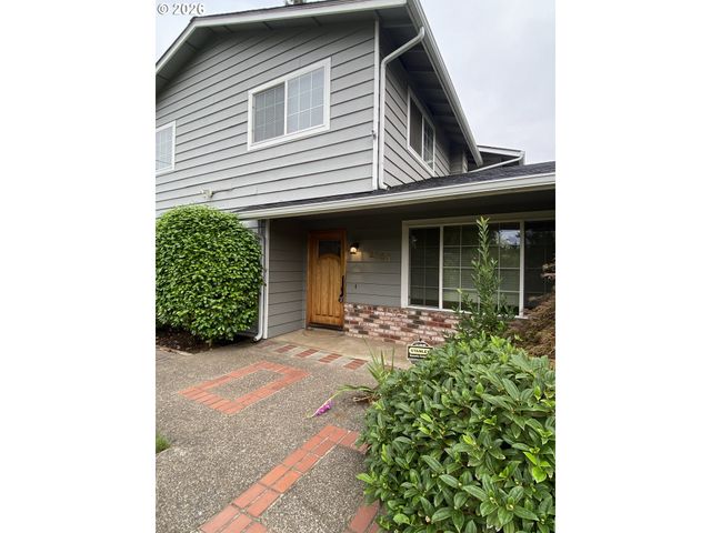 2850 RIVIERA Ct, Springfield, OR 97477