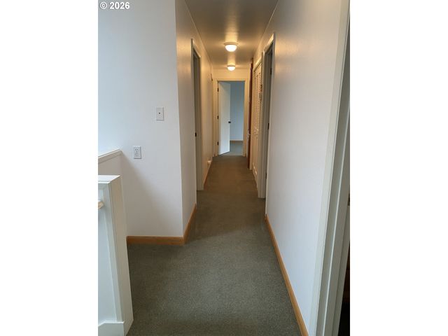 2850 RIVIERA Ct, Springfield, OR 97477