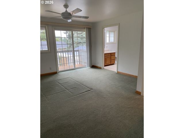 2850 RIVIERA Ct, Springfield, OR 97477