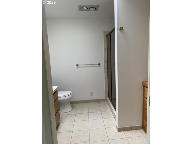 2850 RIVIERA Ct, Springfield, OR 97477