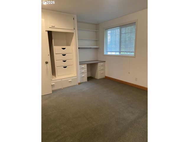 2850 RIVIERA Ct, Springfield, OR 97477