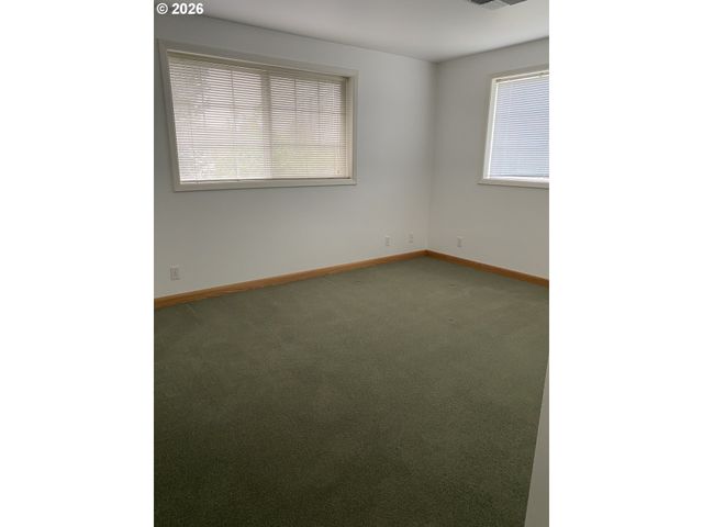 2850 RIVIERA Ct, Springfield, OR 97477